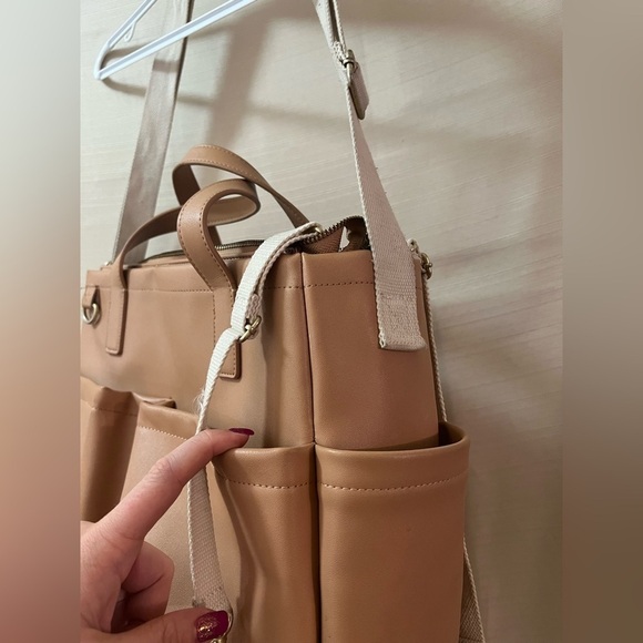 ⚪️ Skip Hop diaper bag beige classy multiple pockets - Picture 9 of 12
